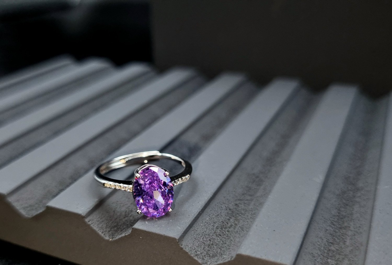 DREAMY LILAC RING